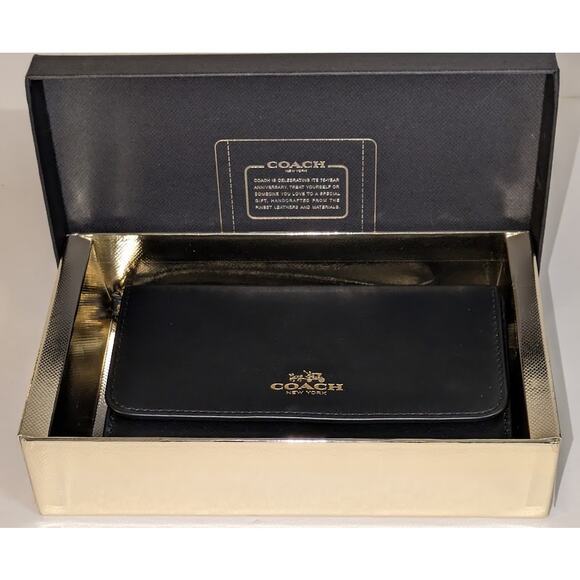 Coach New York ~ 2016 ~ 75th Anniversary Elegantly Smooth Black Leather Wristlet - Picture 1 of 16